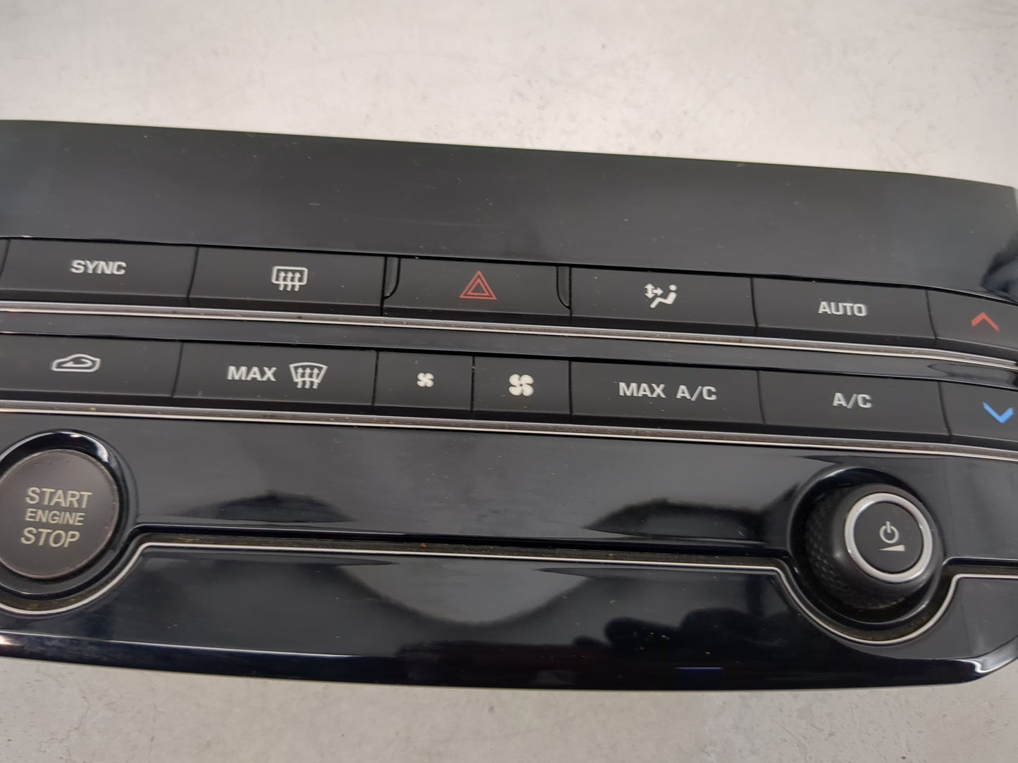 2016-2017 Jaguar Xf Climate Control Module Temperature AC/Heater Replacement P/N:GX63-18C858-LD 151102A0467X Fits Fits 2016 