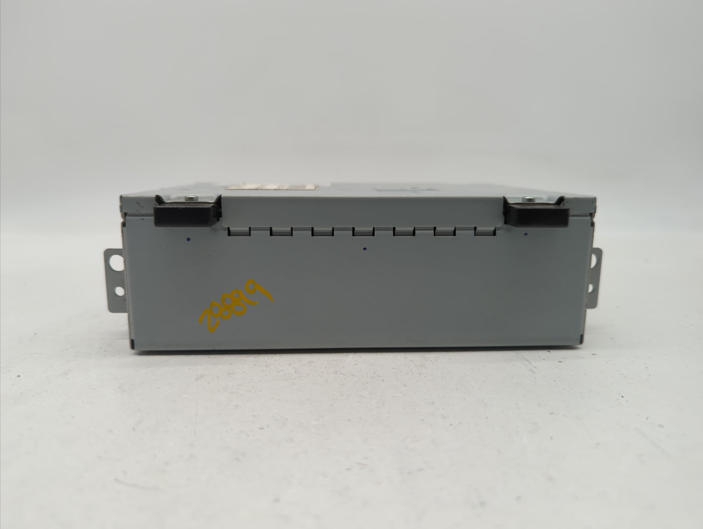 2016-2017 Jaguar Xf Am Fm Cd Player Radio Receiver - Oemusedautoparts1.com