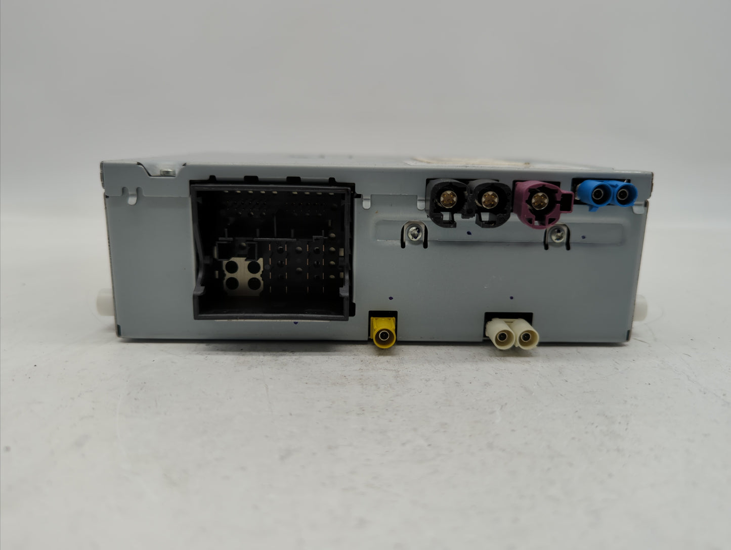 2016-2017 Jaguar Xf Am Fm Cd Player Radio Receiver - Oemusedautoparts1.com