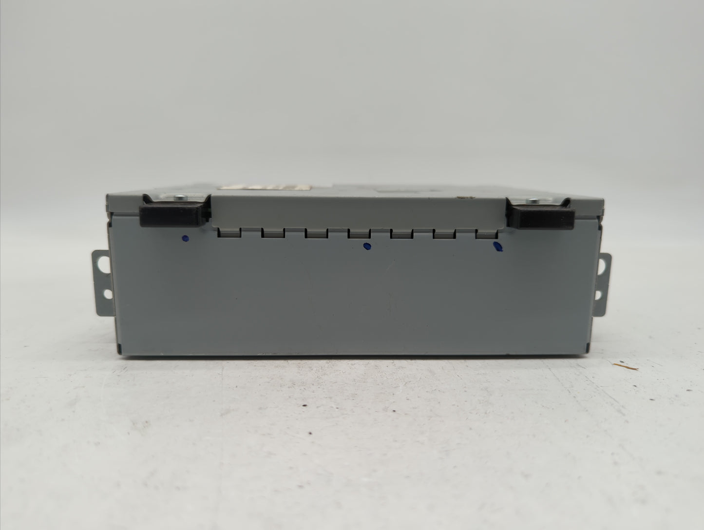 2016-2017 Jaguar Xf Am Fm Cd Player Radio Receiver - Oemusedautoparts1.com