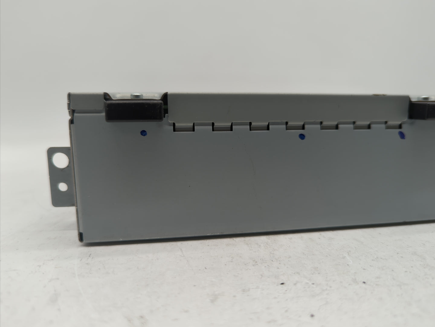 2016-2017 Jaguar Xf Am Fm Cd Player Radio Receiver - Oemusedautoparts1.com