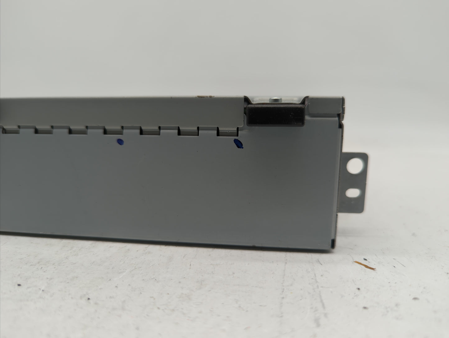 2016-2017 Jaguar Xf Am Fm Cd Player Radio Receiver - Oemusedautoparts1.com