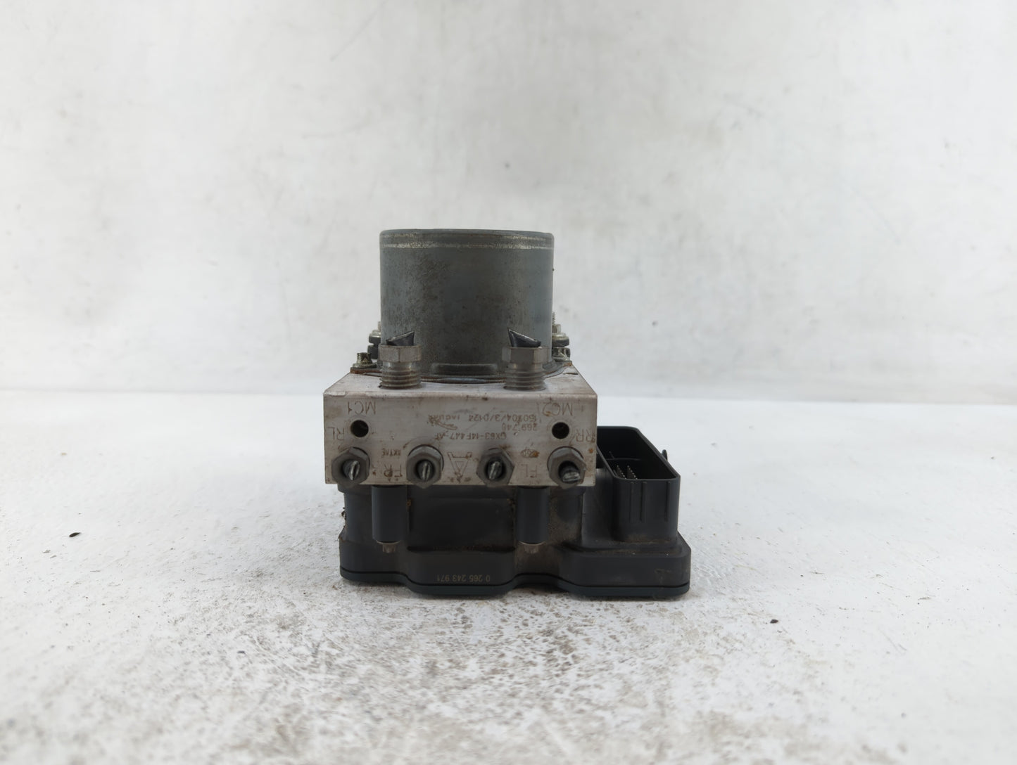2016-2017 Jaguar Xf ABS Pump Control Module Replacement P/N:GX63-14F447-AF Fits Fits 2016 2017 OEM Used Auto Parts - Oemused