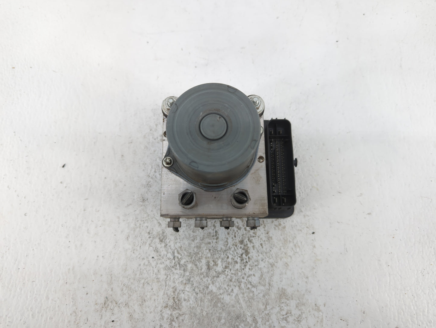 2016-2017 Jaguar Xf ABS Pump Control Module Replacement P/N:GX63-14F447-AF Fits Fits 2016 2017 OEM Used Auto Parts - Oemused