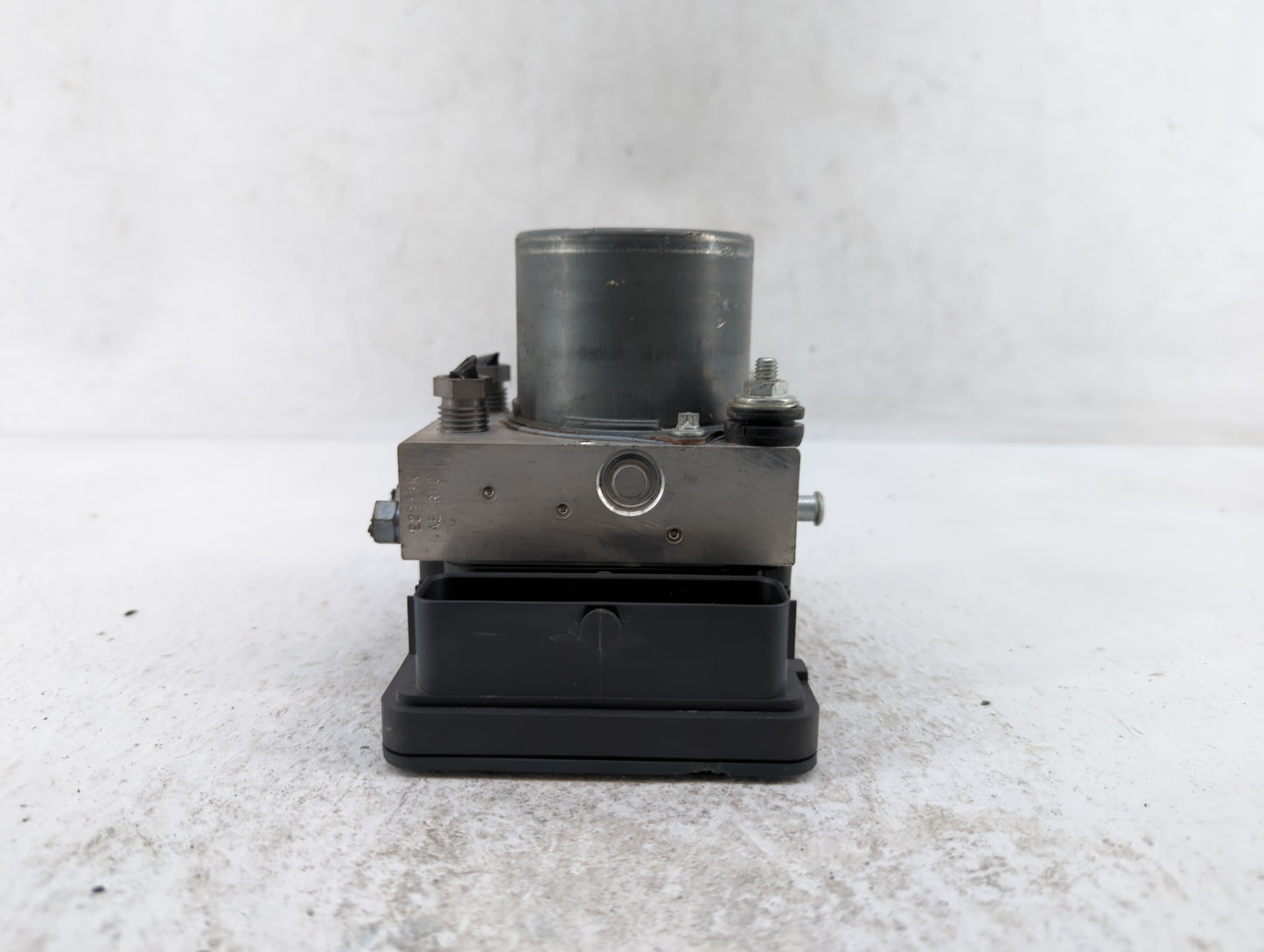 2016-2017 Jaguar Xf ABS Pump Control Module Replacement P/N:GX63-14F447-AF Fits Fits 2016 2017 OEM Used Auto Parts - Oemused