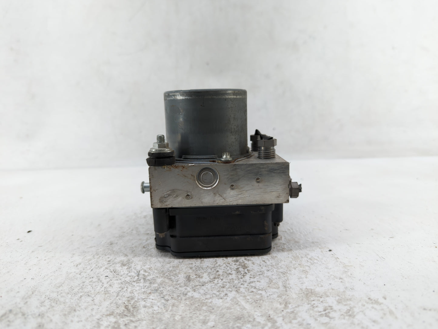 2016-2017 Jaguar Xf ABS Pump Control Module Replacement P/N:GX63-14F447-AF Fits Fits 2016 2017 OEM Used Auto Parts - Oemused