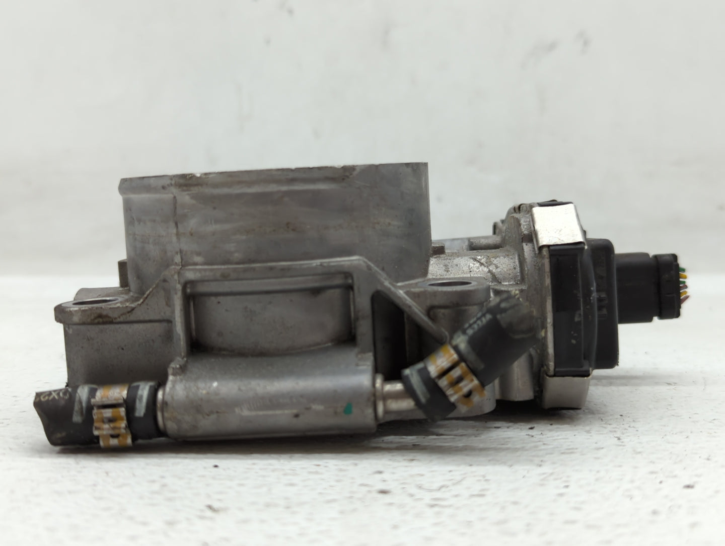 2013-2019 Jaguar Xf Throttle Body P/N:DX23-9F991-AB Fits Fits 2013 2014 2015 2016 2017 2018 2019 2020 OEM Used Auto Parts - 