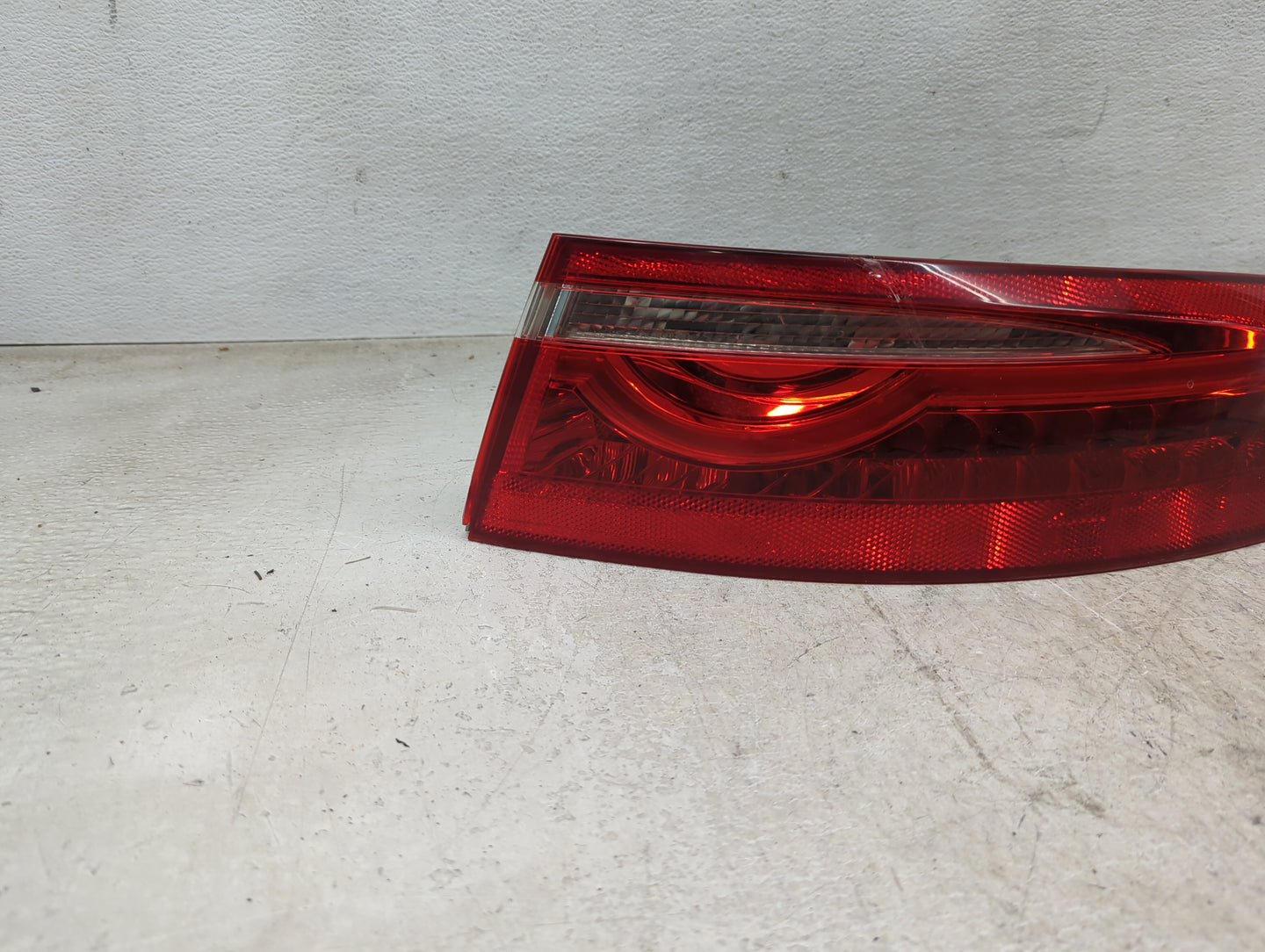2016-2019 Jaguar Xf Passenger Right Side Deck Lid Mounted Tail Light - Oemusedautoparts1.com