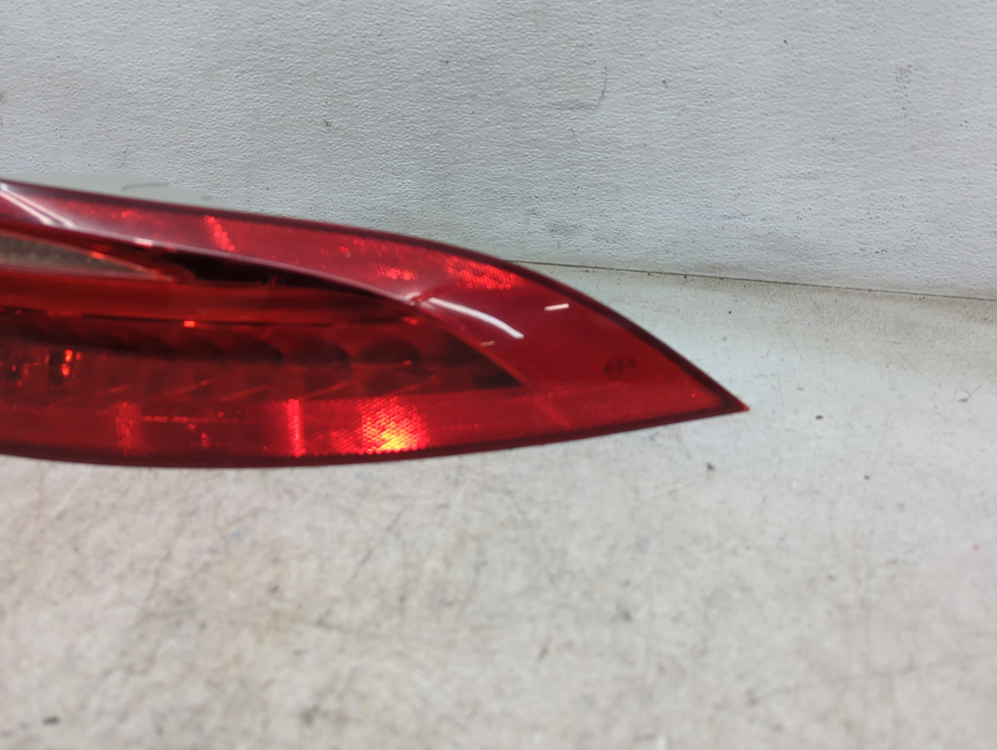 2016-2019 Jaguar Xf Passenger Right Side Deck Lid Mounted Tail Light - Oemusedautoparts1.com