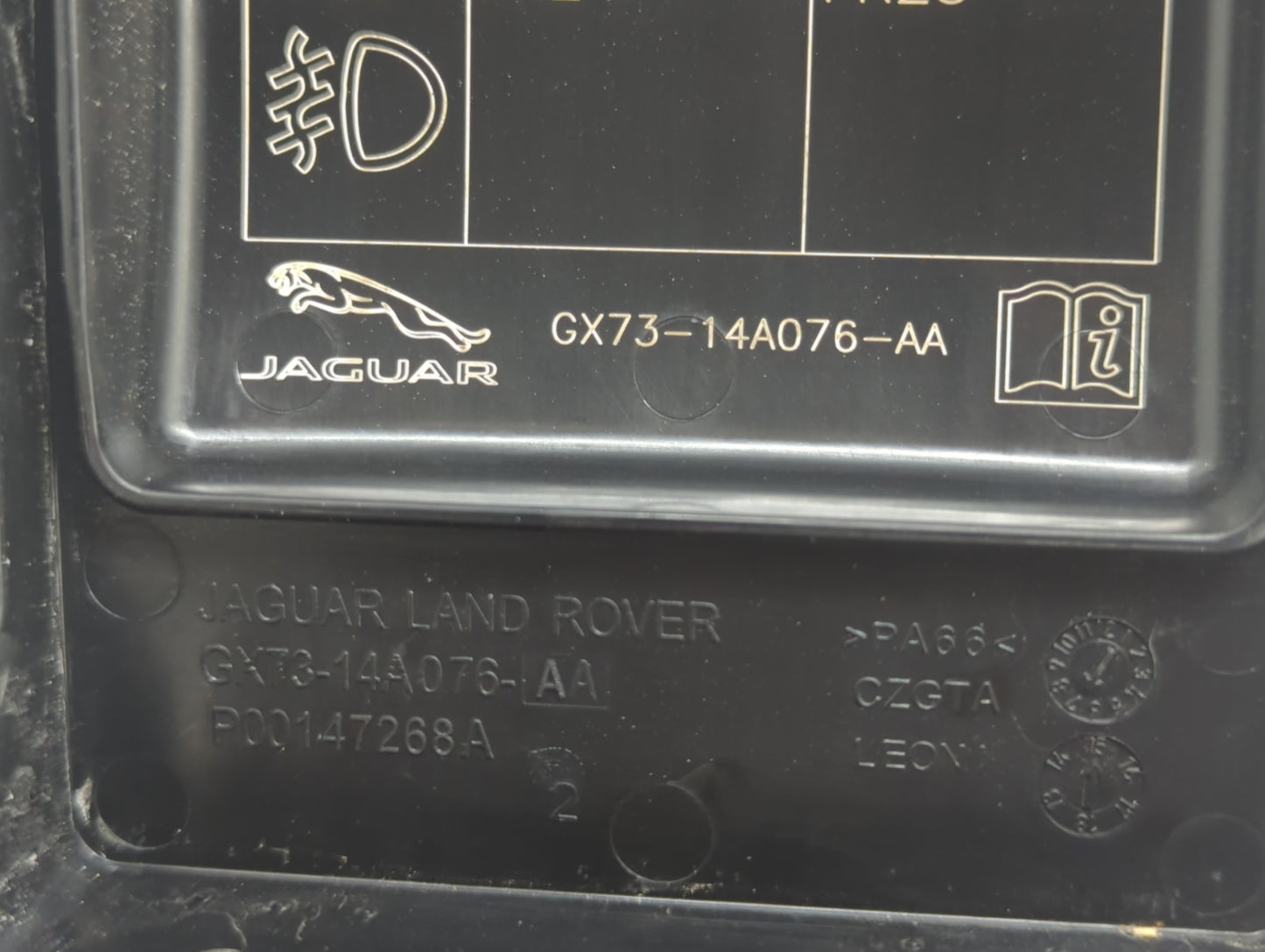 2016-2019 Jaguar Xf Fusebox Fuse Box Panel Relay Module P/N:GX73-14A076-AA Fits Fits 2016 2017 2018 2019 OEM Used Auto Parts