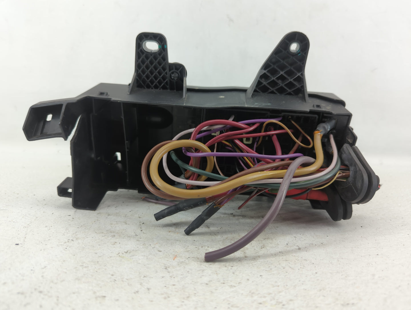 2016-2019 Jaguar Xf Fusebox Fuse Box Panel Relay Module P/N:GX73-14A076-AA Fits Fits 2016 2017 2018 2019 OEM Used Auto Parts