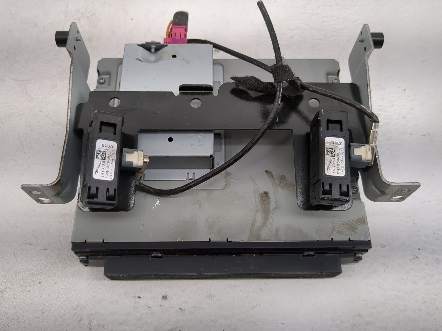 2016-2019 Jaguar Xj Radio AM FM Cd Player Receiver Replacement P/N:FW93-11B608-AD GH4B Fits Fits 2016 2017 2018 2019 2020 OE