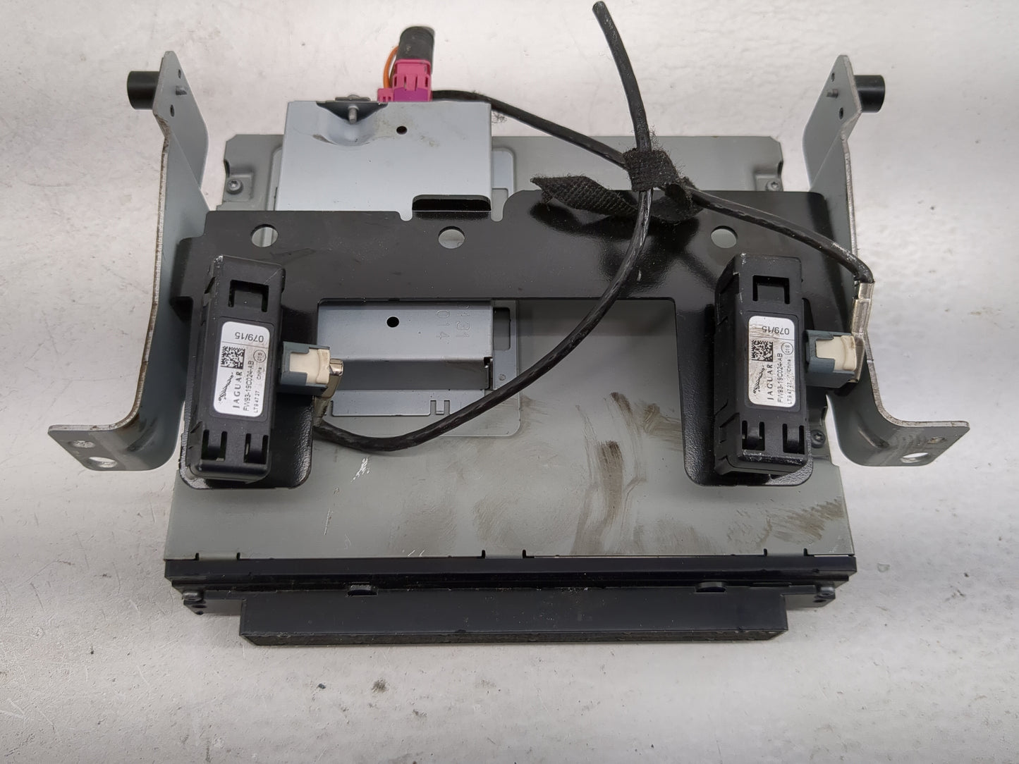 2016-2019 Jaguar Xj Radio AM FM Cd Player Receiver Replacement P/N:FW93-11B608-AD GH4B Fits Fits 2016 2017 2018 2019 2020 OE