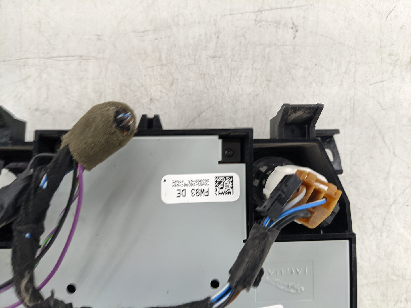 2016 Jaguar Xj Climate Control Module Temperature AC/Heater Replacement P/N:FW93-18C867-DE FW93 DE Fits OEM Used Auto Parts 