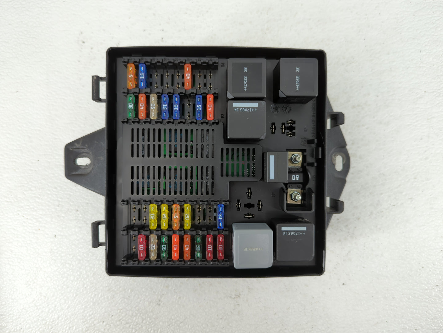 2016-2019 Jaguar Xj Fusebox Fuse Box Panel Relay Module P/N:GW93-14A073-AB Fits Fits 2016 2017 2018 2019 OEM Used Auto Parts