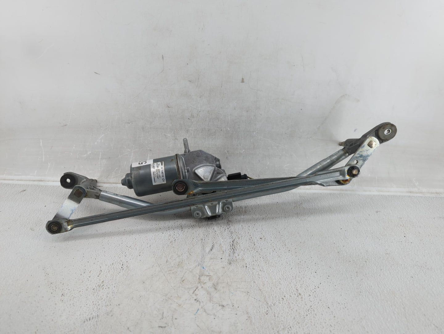 2016 Jaguar Xj Front Windshield Wiper Motor P/N:AW93-17500-AB Fits OEM Used Auto Parts - Oemusedautoparts1.com