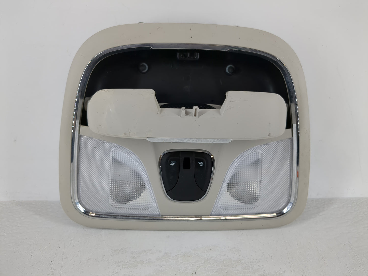 2014-2018 Jeep Cherokee Overhead Roof Console Interior Dome Light - Oemusedautoparts1.com