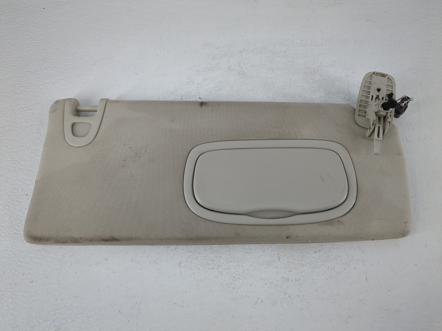 2014-2018 Jeep Cherokee Sun Visor Shade Replacement Passenger Right Mirror Fits Fits 2014 2015 2016 2017 2018 OEM Used Auto 