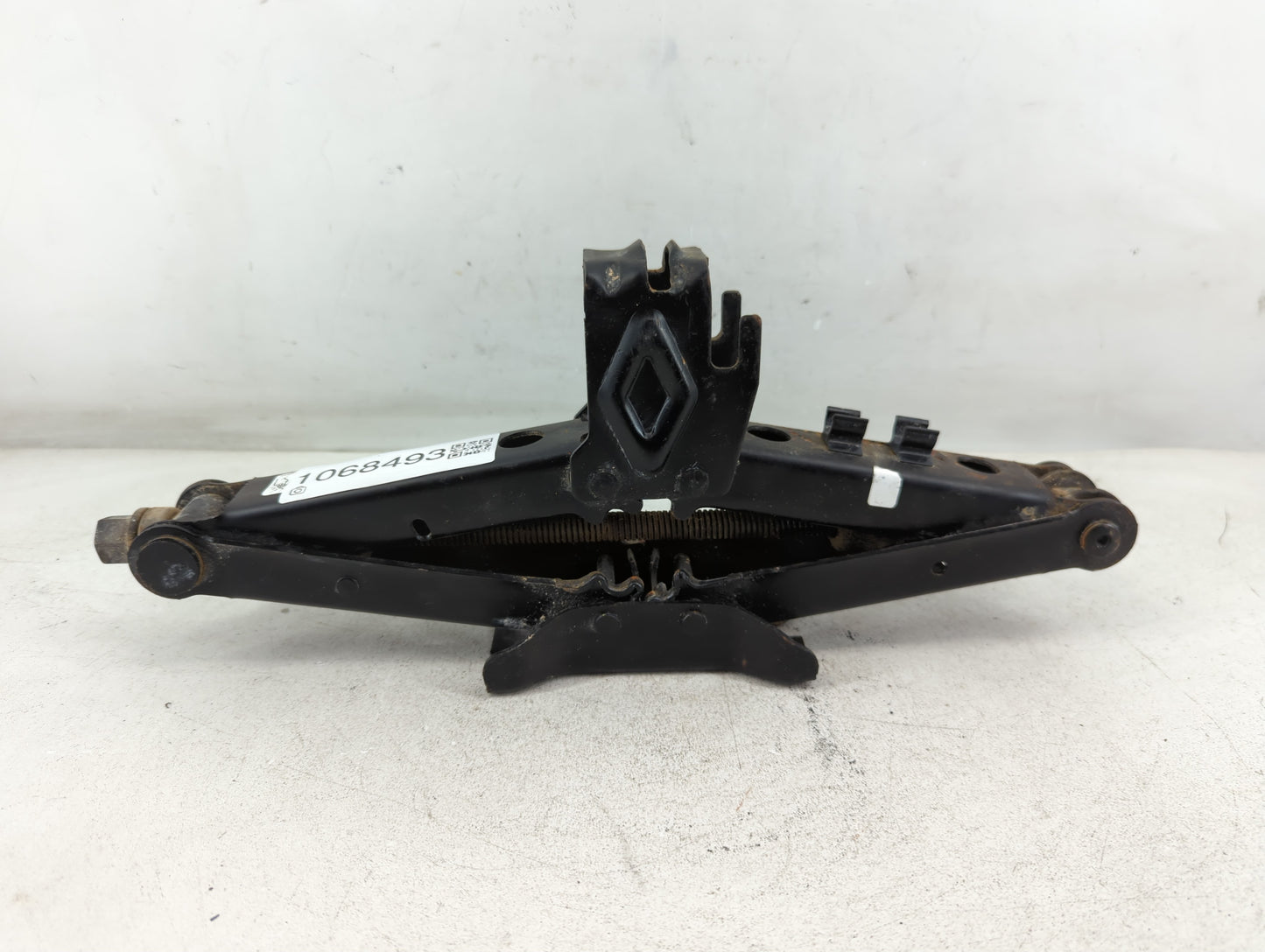 2016 Jeep Cherokee Spare Scissor Car Jack - Oemusedautoparts1.com