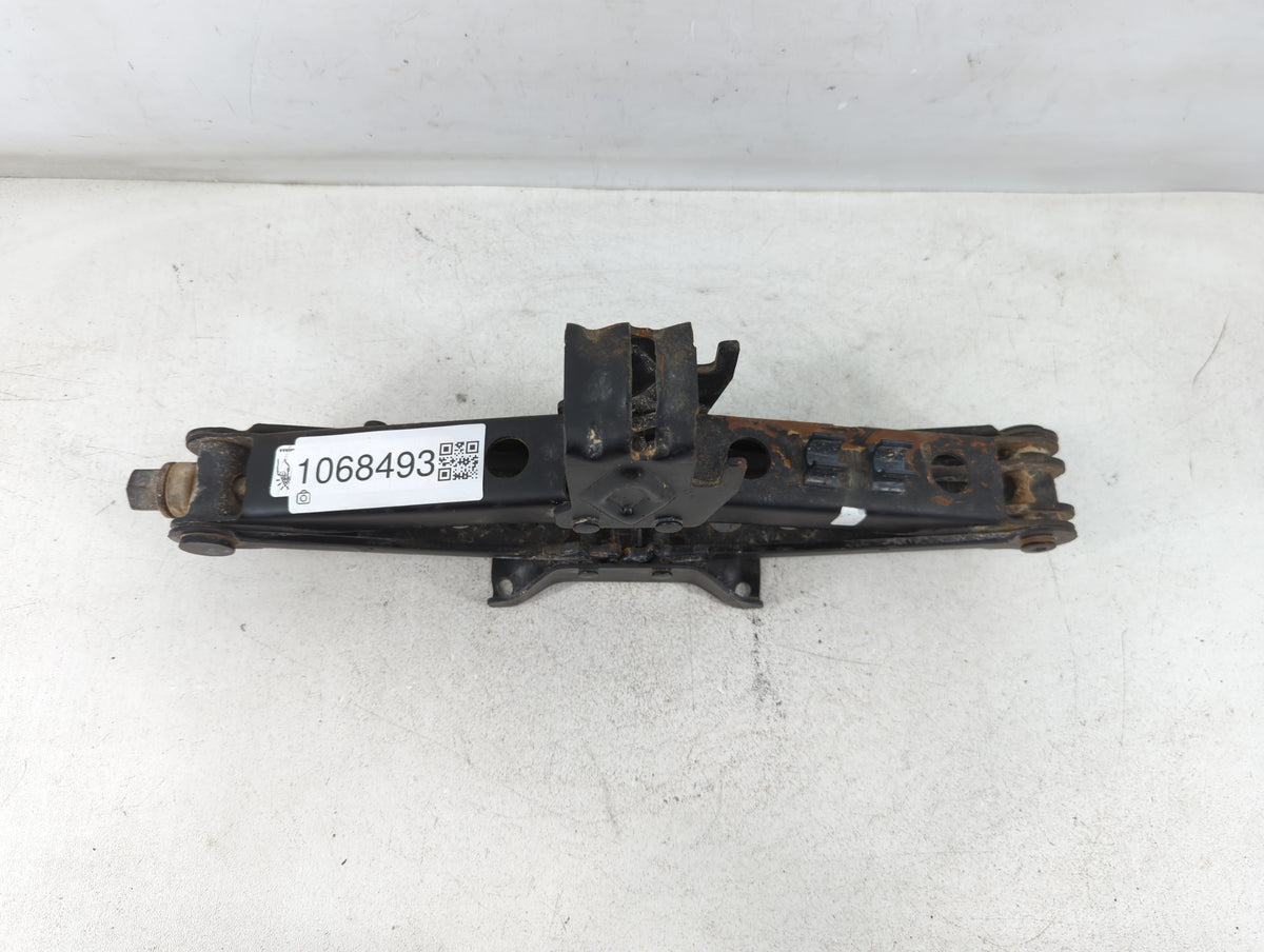 2016 Jeep Cherokee Spare Scissor Car Jack 1068493 - Oemusedautoparts1.com