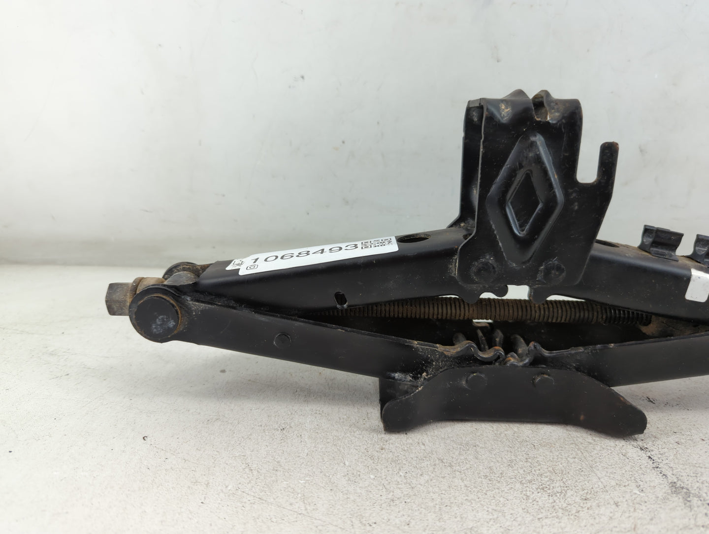 2016 Jeep Cherokee Spare Scissor Car Jack - Oemusedautoparts1.com