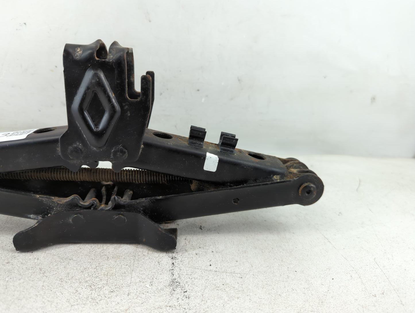 2016 Jeep Cherokee Spare Scissor Car Jack - Oemusedautoparts1.com