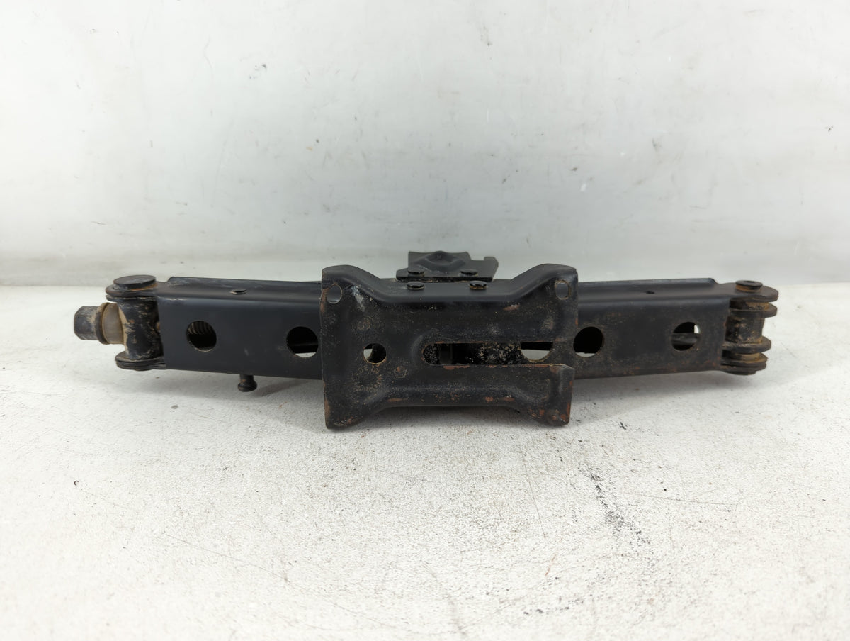 2016 Jeep Cherokee Spare Scissor Car Jack 1068493 - Oemusedautoparts1.com