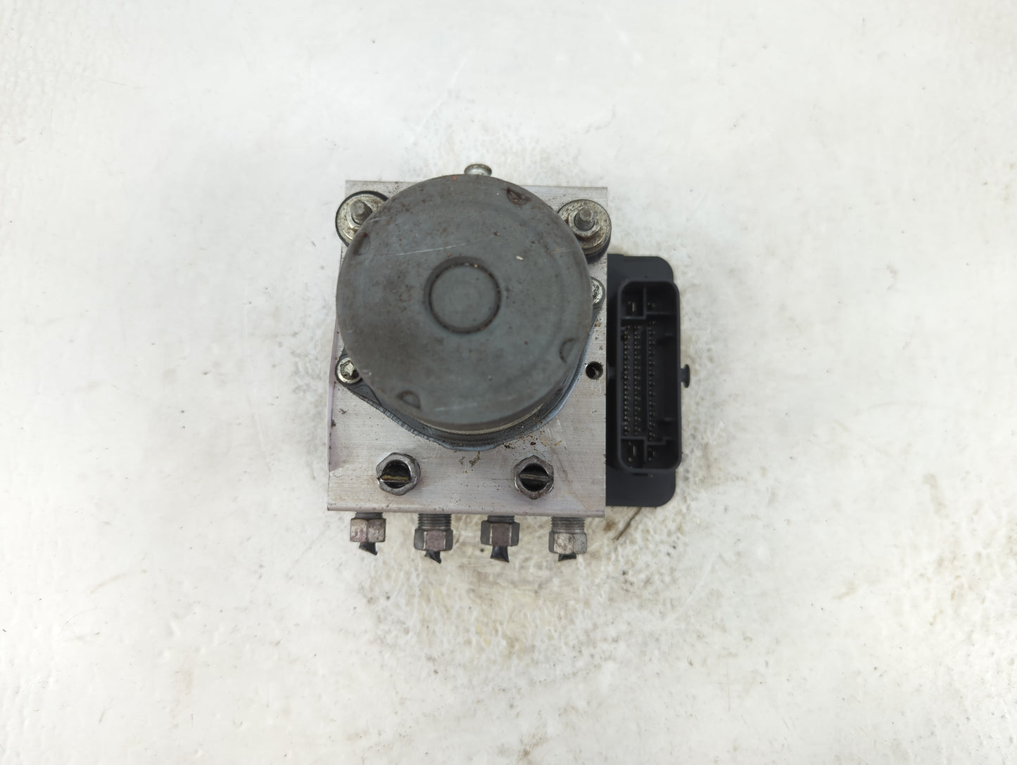 2016 Jeep Cherokee ABS Pump Control Module Replacement P/N:P68268292AC Fits OEM Used Auto Parts - Oemusedautoparts1.com