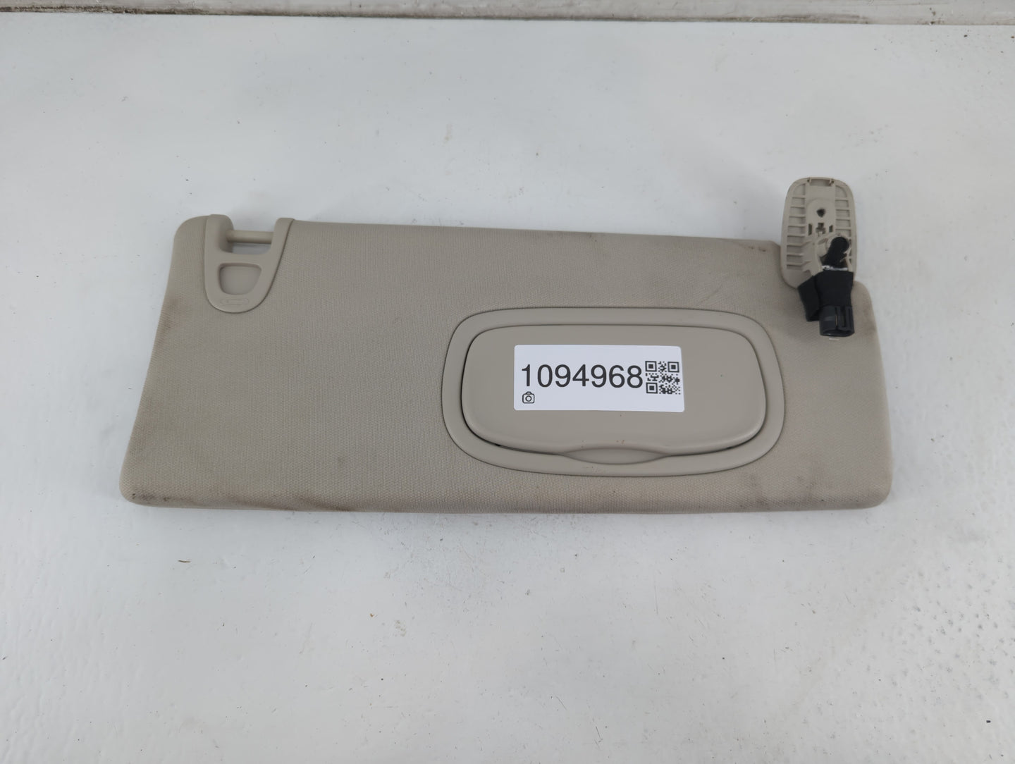 2014-2018 Jeep Cherokee Sun Visor Shade Replacement Passenger Right Mirror Fits Fits 2014 2015 2016 2017 2018 OEM Used Auto 