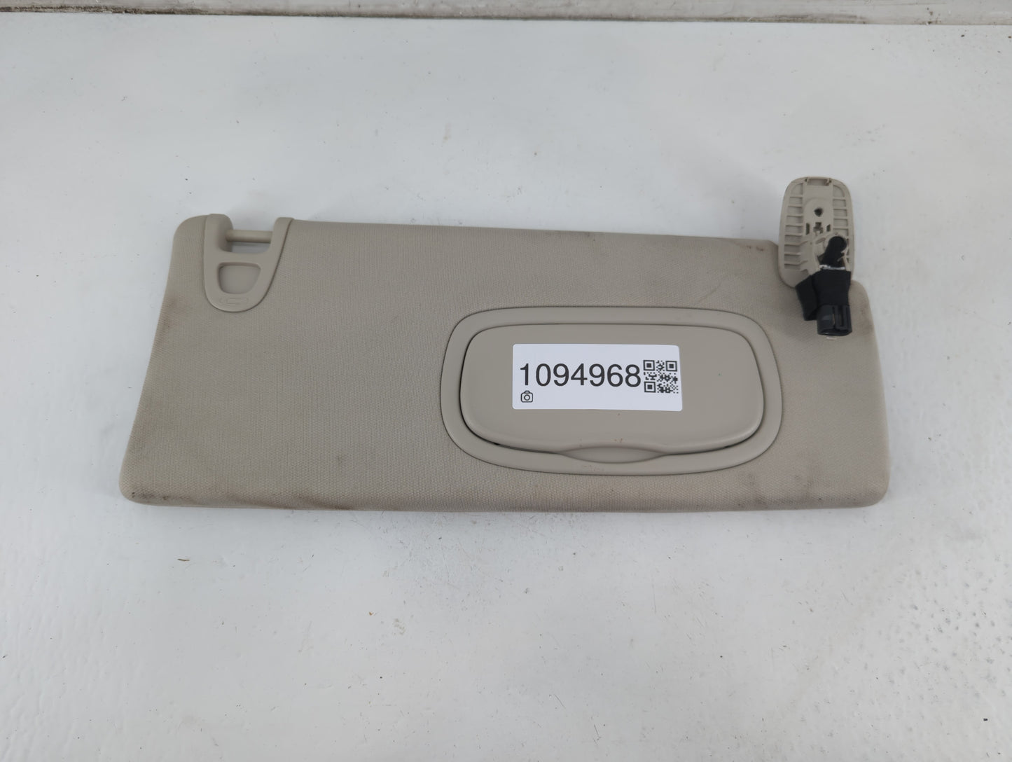 2014-2018 Jeep Cherokee Sun Visor Shade Replacement Passenger Right Mirror Fits Fits 2014 2015 2016 2017 2018 OEM Used Auto 