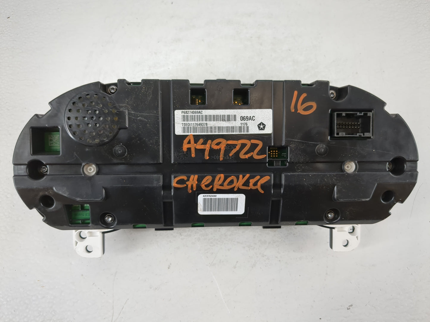 2016 Jeep Cherokee Instrument Cluster Speedometer Gauges P/N:P68274069AC Fits OEM Used Auto Parts - Oemusedautoparts1.com