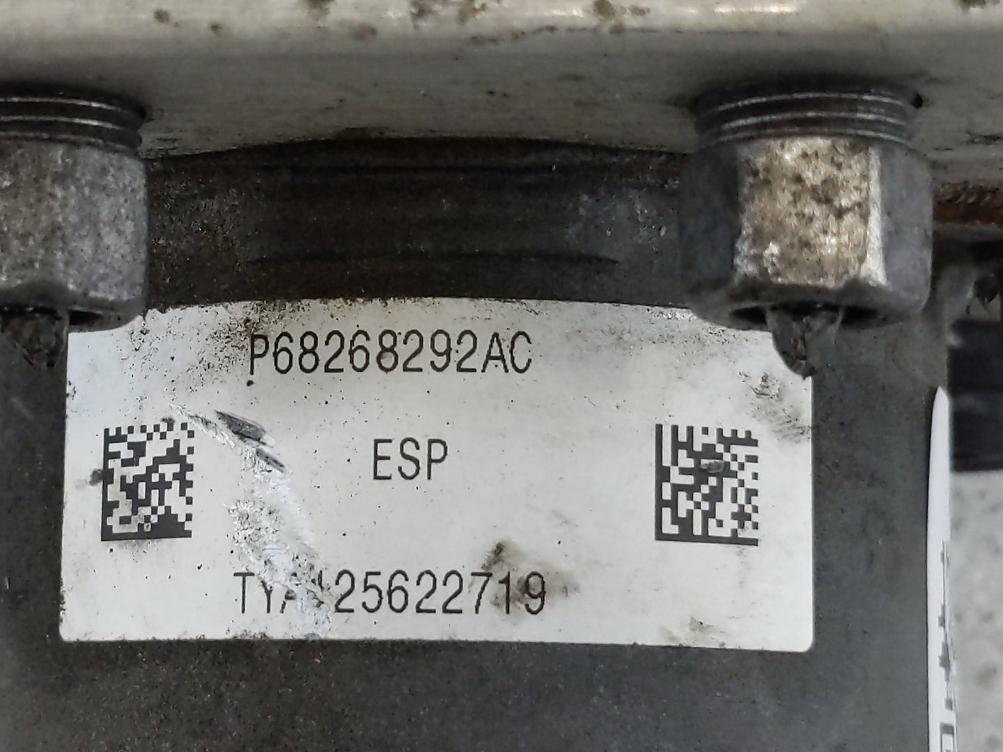 2016 Jeep Cherokee ABS Pump Control Module Replacement P/N:P68268292AC Fits OEM Used Auto Parts - Oemusedautoparts1.com