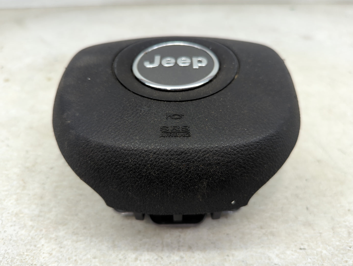 2014-2018 Jeep Cherokee Air Bag Driver Left Steering Wheel Mounted 1138591 - Oemusedautoparts1.com