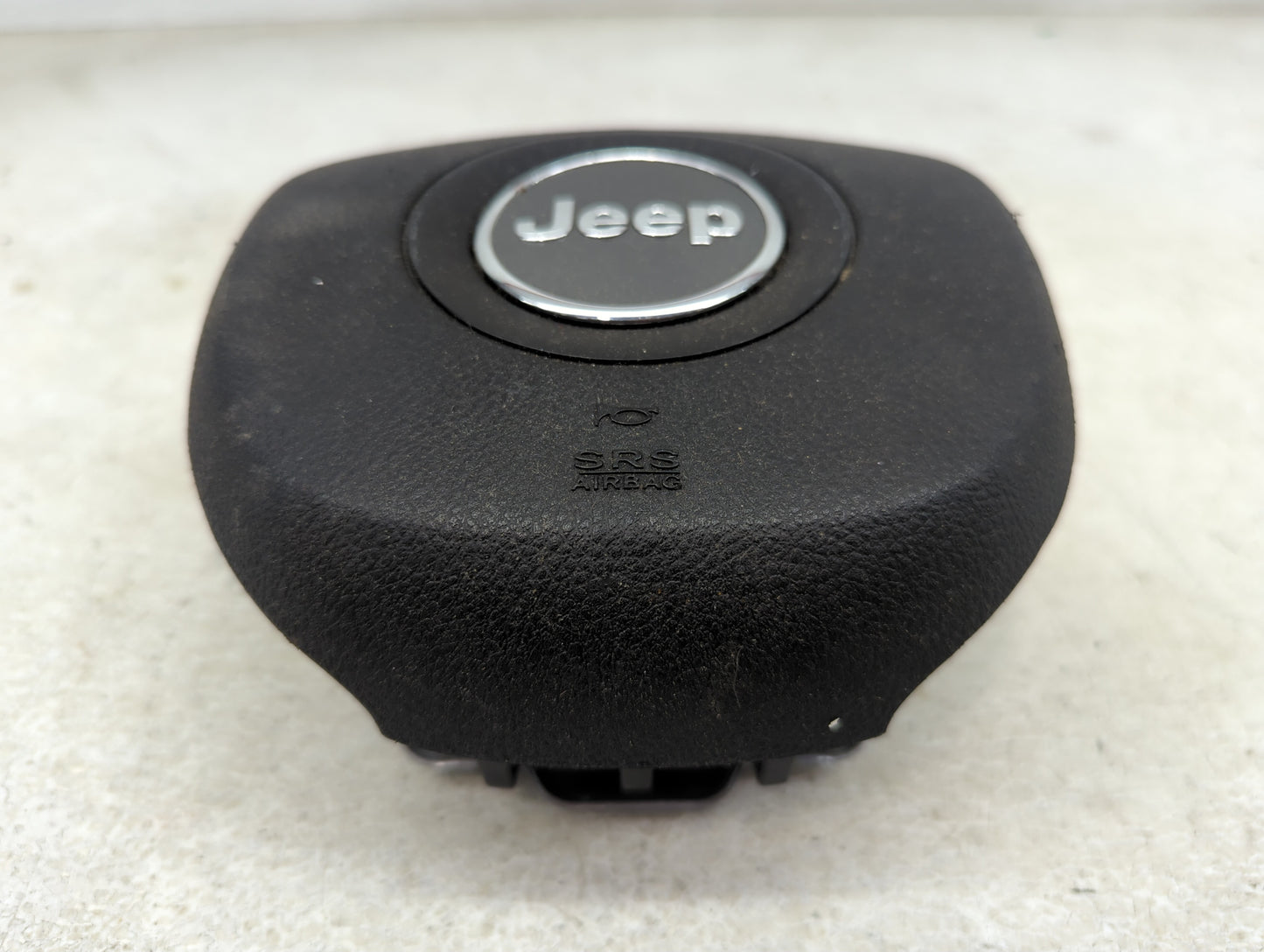 2014-2018 Jeep Cherokee Air Bag Driver Left Steering Wheel Mounted 1138591 - Oemusedautoparts1.com