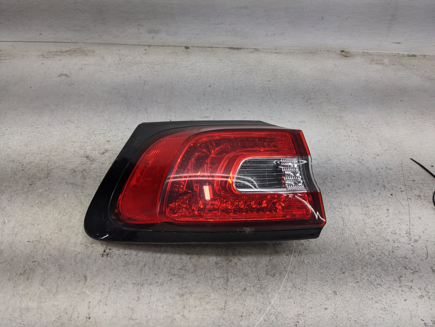 2014-2018 Jeep Cherokee Tail Light Assembly Driver Left OEM Fits Fits 2014 2015 2016 2017 2018 OEM Used Auto Parts - Oemused