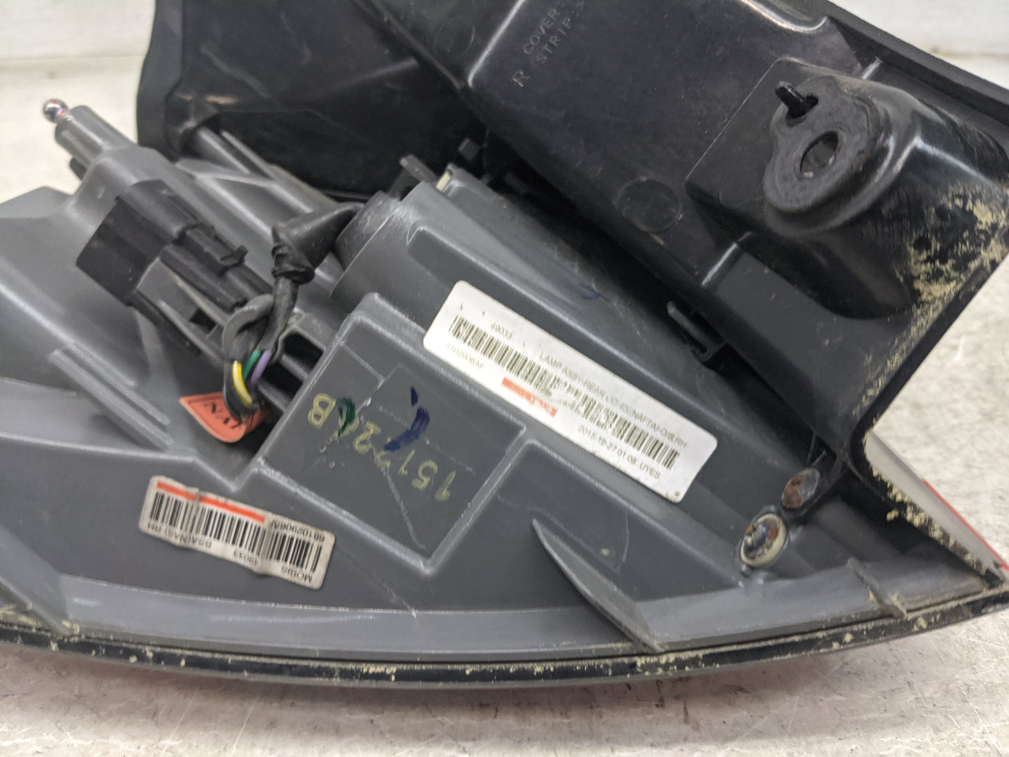 2014-2018 Jeep Cherokee Tail Light Assembly Passenger Right OEM Fits Fits 2014 2015 2016 2017 2018 OEM Used Auto Parts - Oem