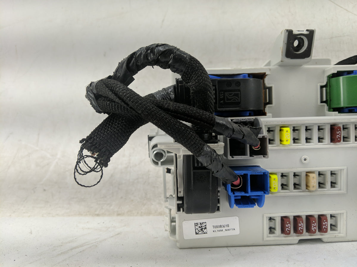 2016-2016 Jeep Cherokee Body Control Module Bcm Inner Cabin Fuse Box - Oemusedautoparts1.com