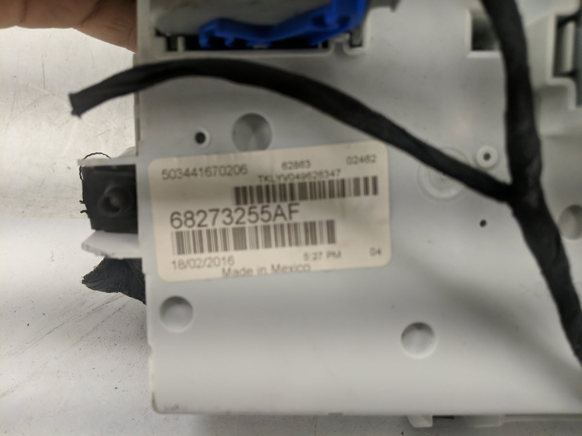 2016-2016 Jeep Cherokee Body Control Module Bcm Inner Cabin Fuse Box - Oemusedautoparts1.com