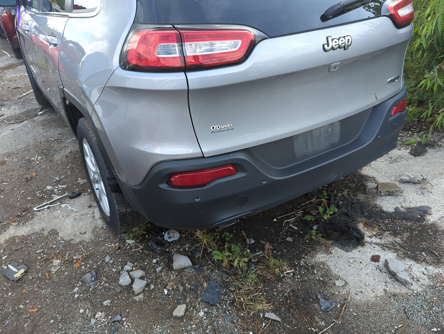 2014-2018 Jeep Cherokee Rear Bumper Assembly Oem 1138738 - Oemusedautoparts1.com