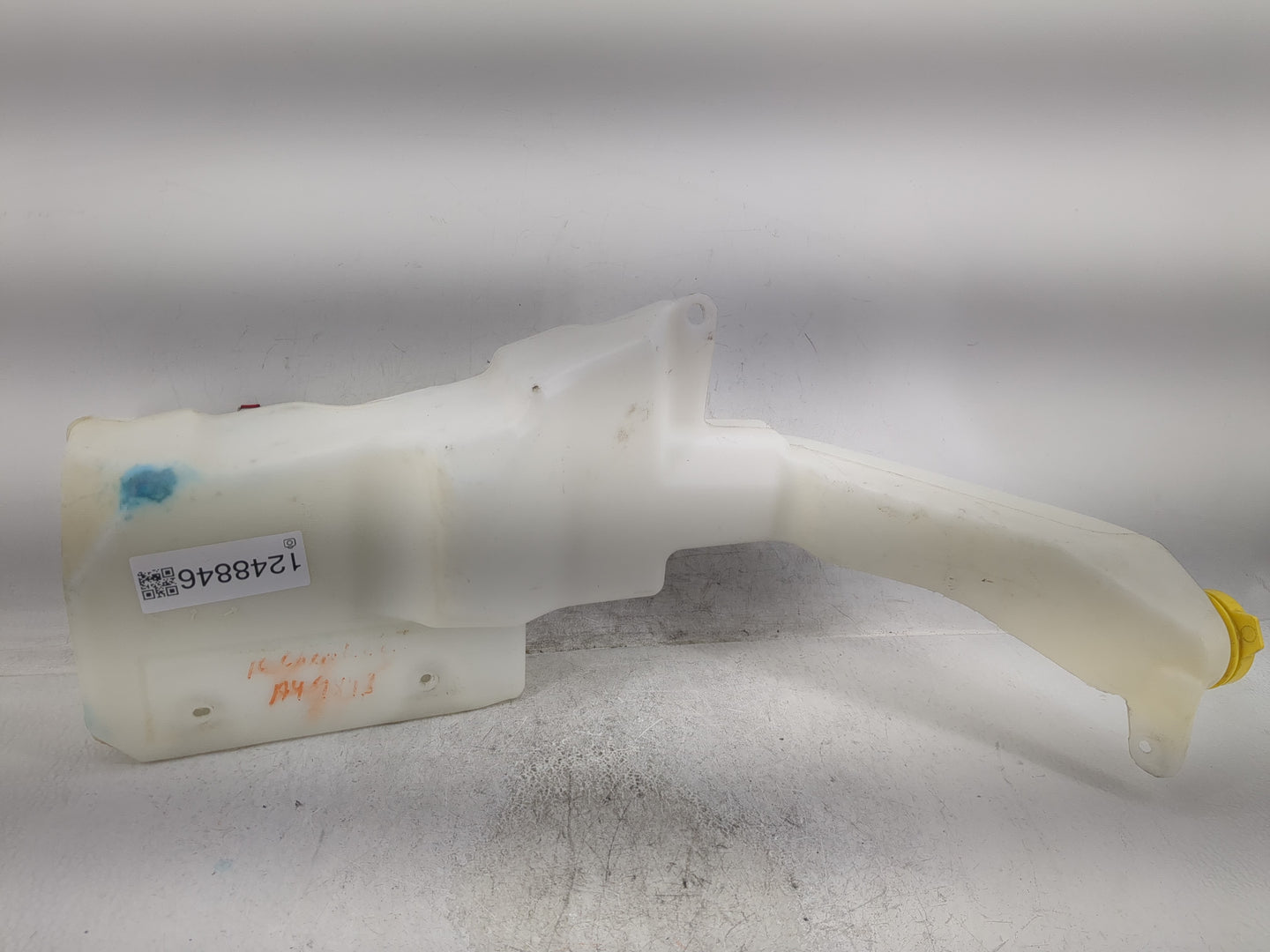 2014-2018 Jeep Cherokee Windshield Washer Fluid Reservoir Bottle Oem - Oemusedautoparts1.com