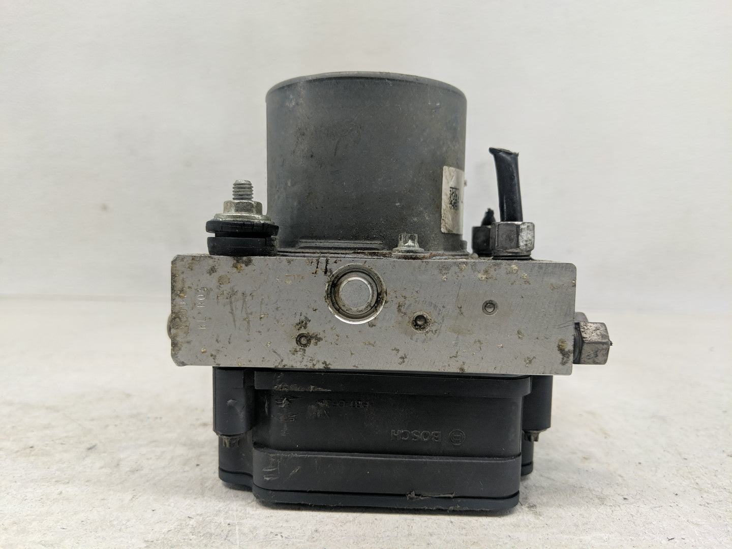 2016 Jeep Cherokee ABS Pump Control Module Replacement P/N:P68268292AC Fits OEM Used Auto Parts - Oemusedautoparts1.com