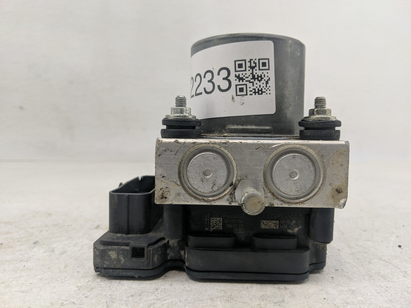 2016 Jeep Cherokee ABS Pump Control Module Replacement P/N:P68268292AC Fits OEM Used Auto Parts - Oemusedautoparts1.com