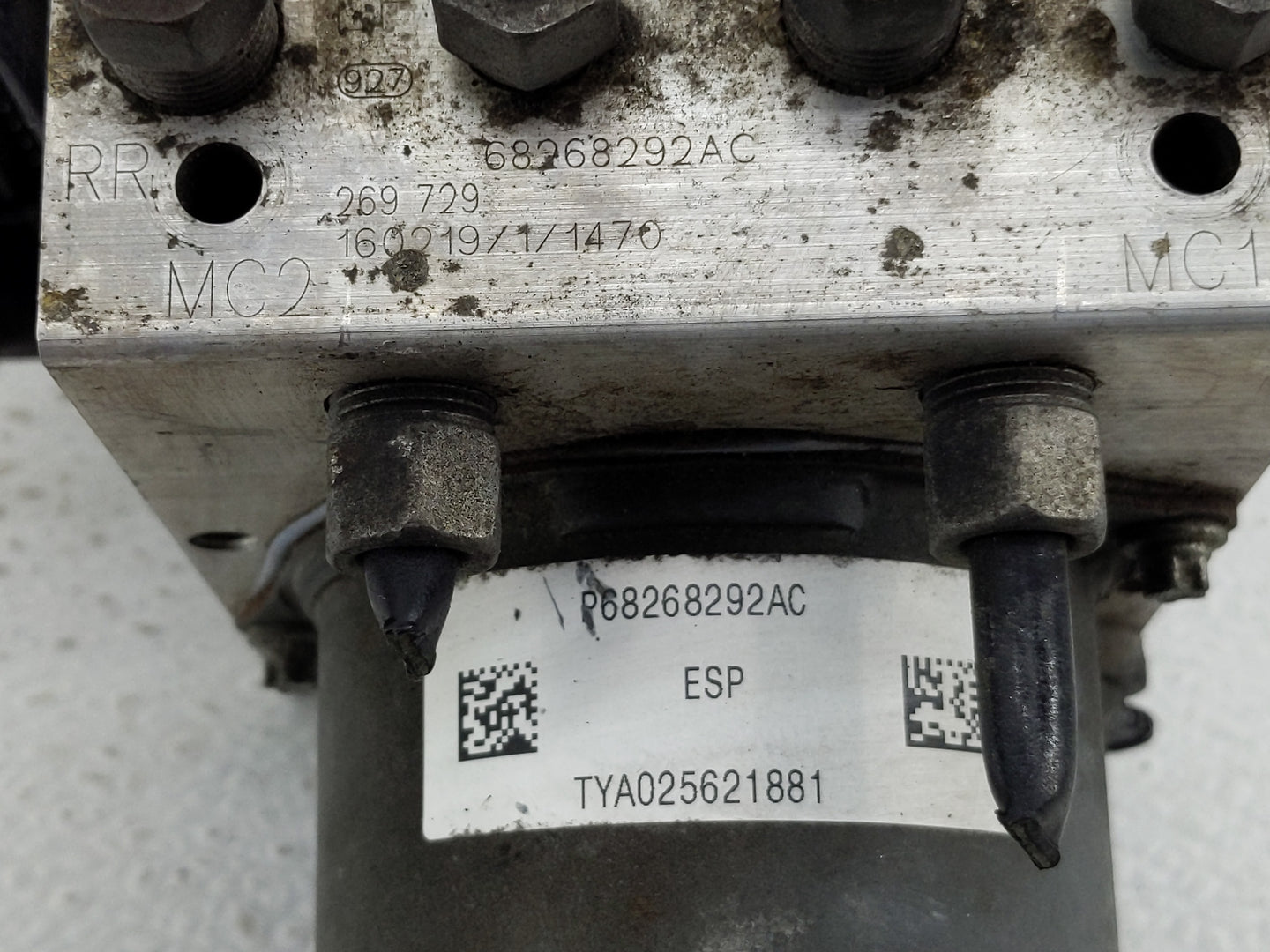 2016 Jeep Cherokee ABS Pump Control Module Replacement P/N:P68268292AC Fits OEM Used Auto Parts - Oemusedautoparts1.com