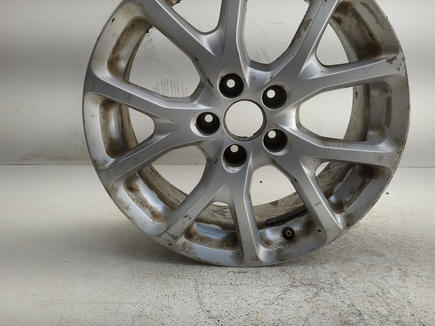 2014-2018 Jeep Cherokee Oem Wheel Rim 1308123 - Oemusedautoparts1.com
