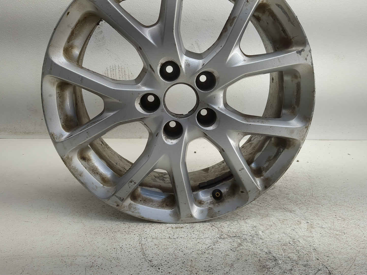 2014-2018 Jeep Cherokee Oem Wheel Rim 1308123 - Oemusedautoparts1.com