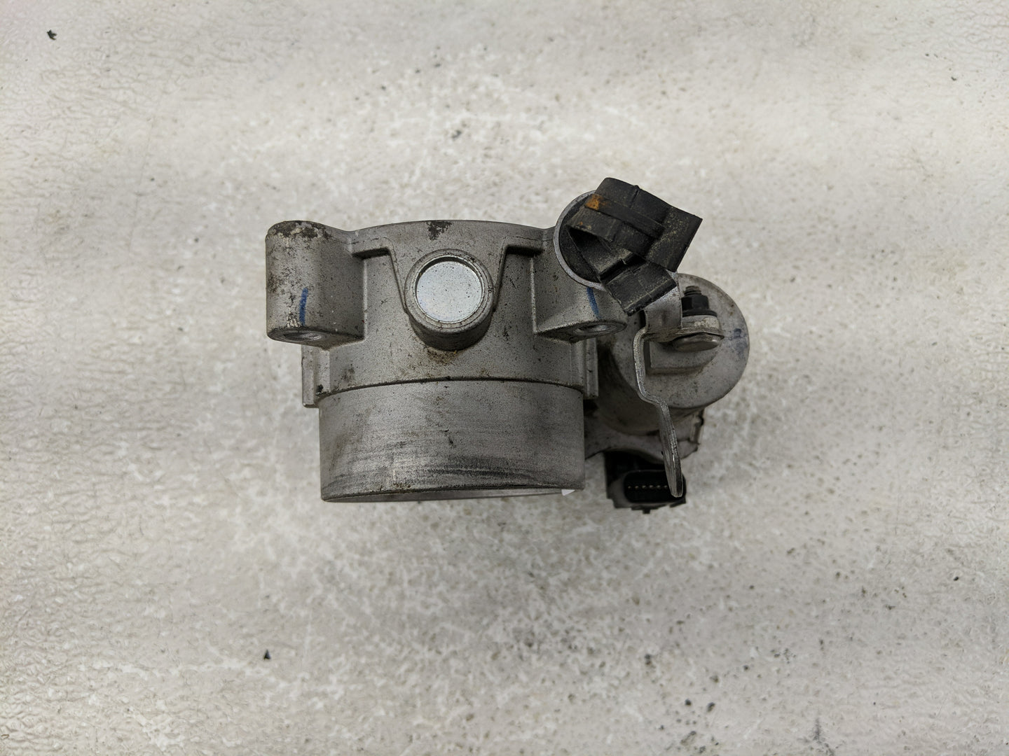 2014-2019 Jeep Cherokee Throttle Body P/N:04891970A0 Fits Fits 2014 2015 2016 2017 2018 2019 2020 2021 2022 OEM Used Auto Pa