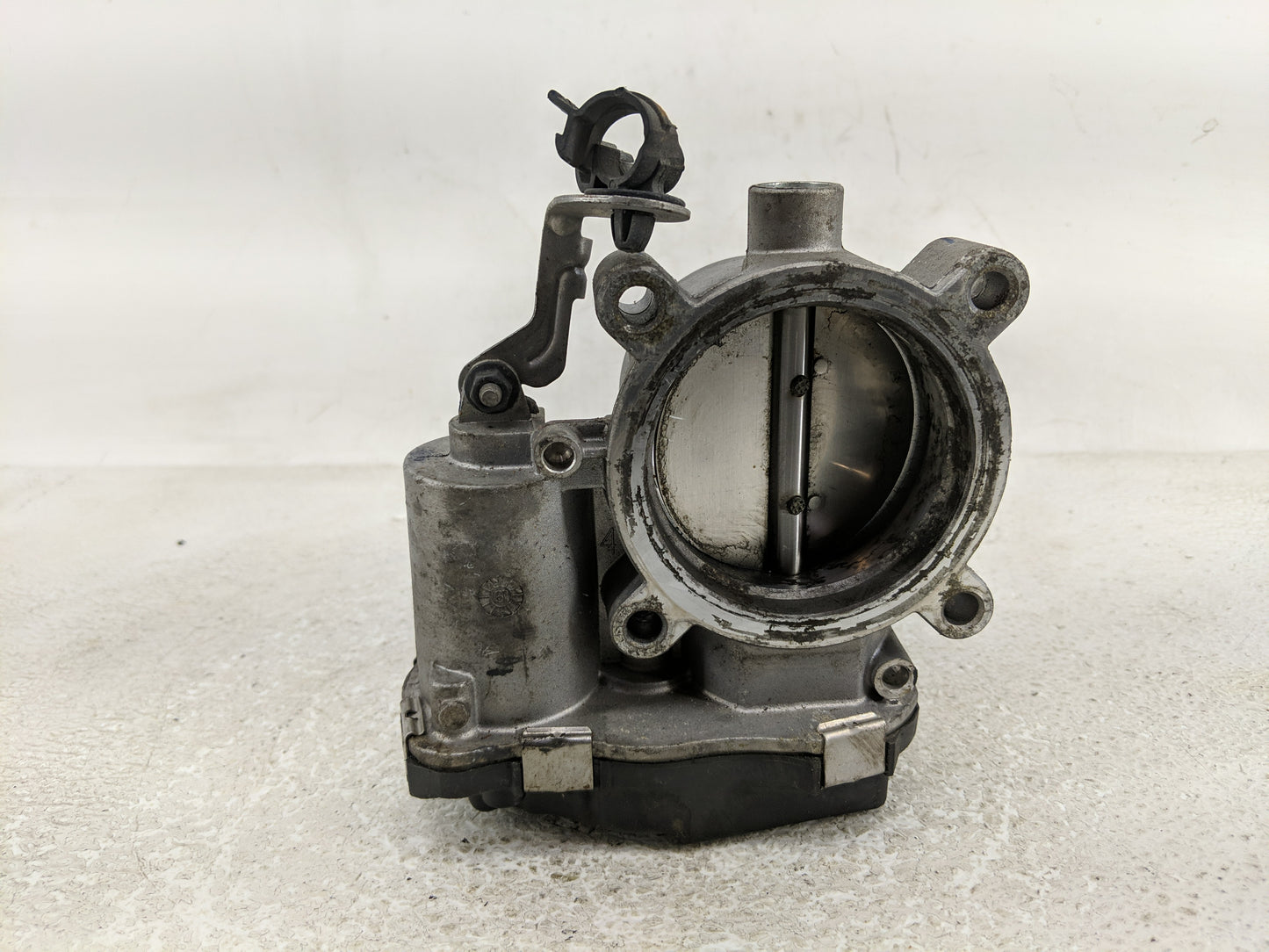 2014-2019 Jeep Cherokee Throttle Body P/N:04891970A0 Fits Fits 2014 2015 2016 2017 2018 2019 2020 2021 2022 OEM Used Auto Pa