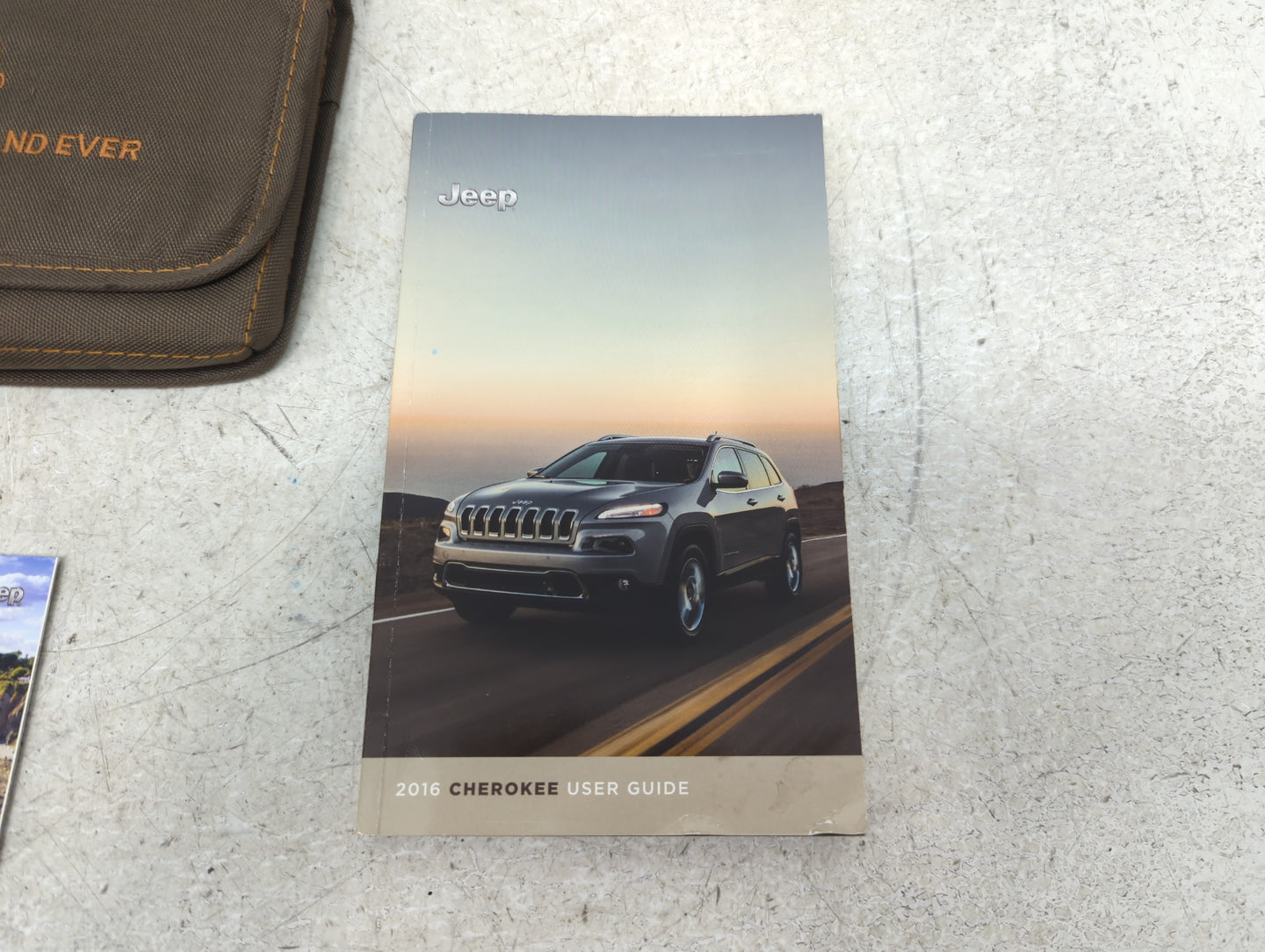 2016 Jeep Cherokee Owners Manual Book Guide P/N:16KL74-926-AA OEM Used Auto Parts - Oemusedautoparts1.com