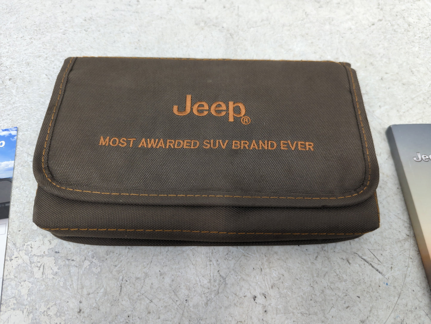 2016 Jeep Cherokee Owners Manual Book Guide P/N:16KL74-926-AA OEM Used Auto Parts - Oemusedautoparts1.com