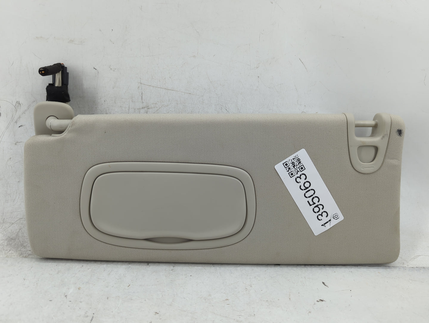 2014-2018 Jeep Cherokee Sun Visor Shade Replacement Driver Left Mirror Fits Fits 2014 2015 2016 2017 2018 OEM Used Auto Part